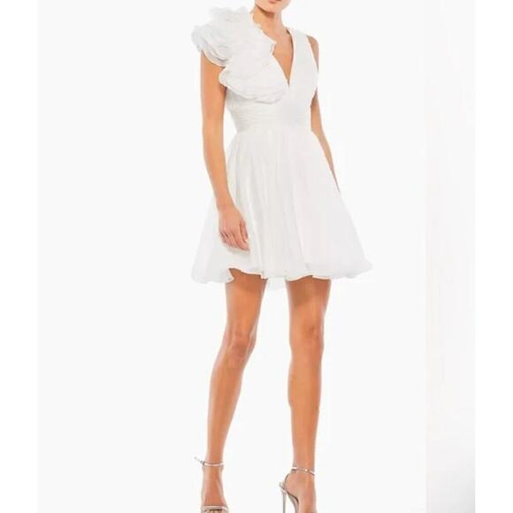 NWT Mac Duggal Ruffle Shoulder Empire Waist Dress 48952 Women's White Size 2 - Picture 1 of 7